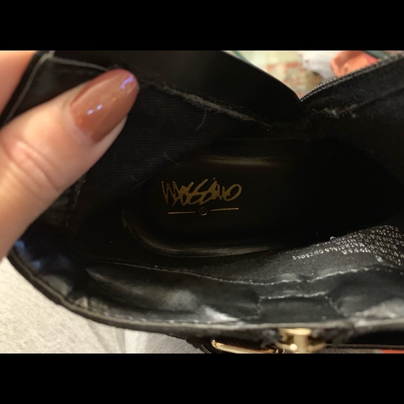 Black faux suede ankle boots - Picture 3 of 8